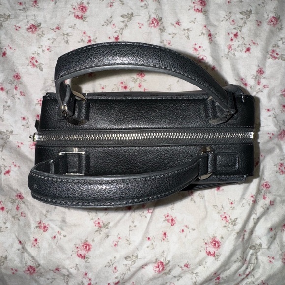 Steven Madden Logo Handbag - Picture 3 of 4